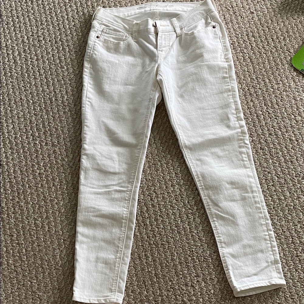 Women's White Jeans by Old Navy - Boyfriend Skinny